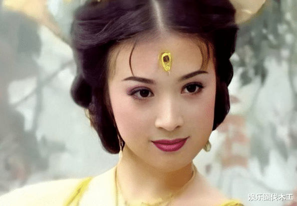 金巧巧|金巧巧豪宅宴请大腕,章子怡素颜变化大,向太夫妇满脸笑容很靠边