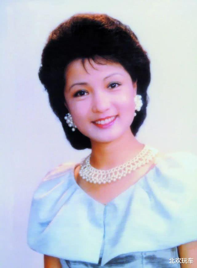 “广东一枝花”侯玉婷:曾和霍震霆传绯闻,如今65岁成了模范婆婆