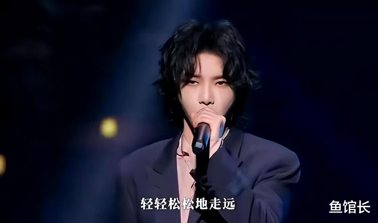 华晨宇被央视踢出了正片,自己封“神”的音乐混子,给内娱丢脸