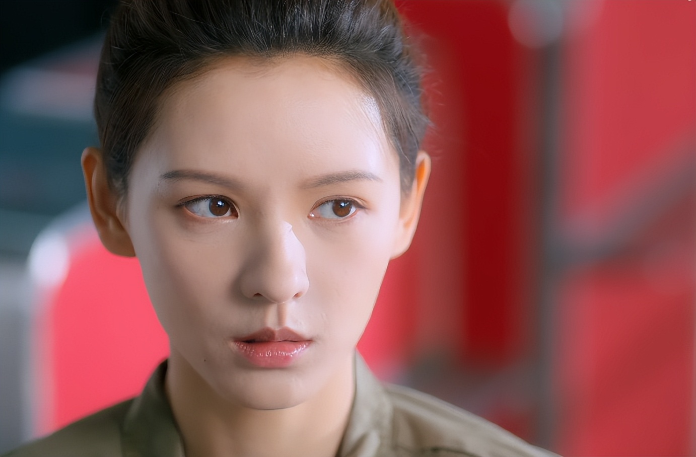 成毅新剧在逗我玩吗?看10分我就弃剧了,怪不得积压3年