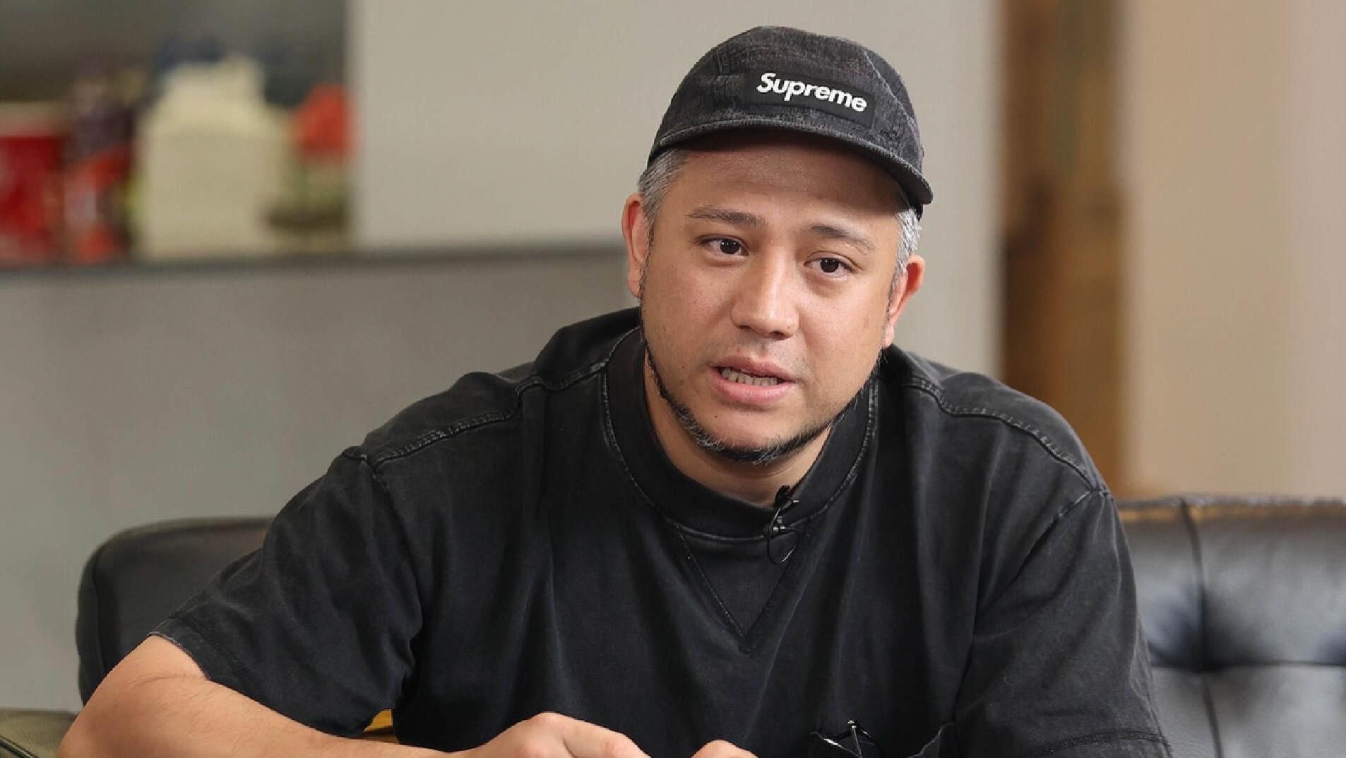 香港知名男星陷经济困难，和妻子连生四胎，晒烂鞋底照片公开求赞助