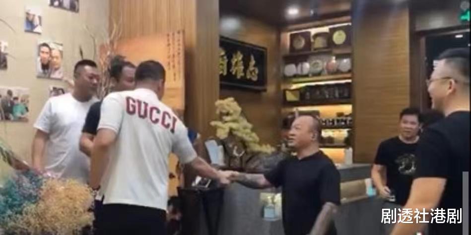 生意失败?知名港星被曝深圳餐厅突然倒闭,店铺内东西更已全清空