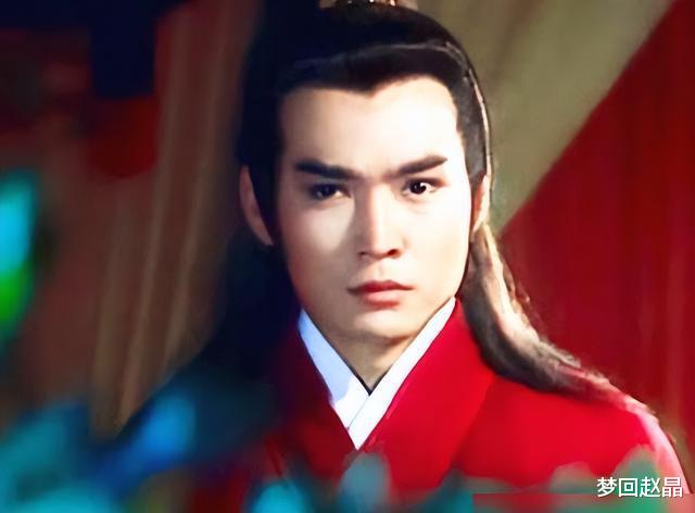 陈羽凡|过气艺人窘况：县城演出、直播被嘲、猛拍烂片，脸当鞋垫子