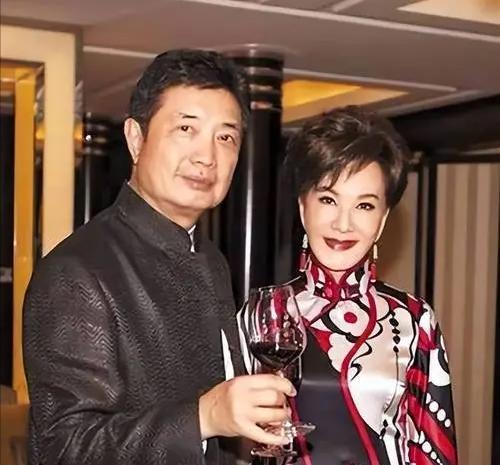 夏台凤:惨遭双性恋丈夫骗婚,被借腹生子,66岁时儿子患癌去世!