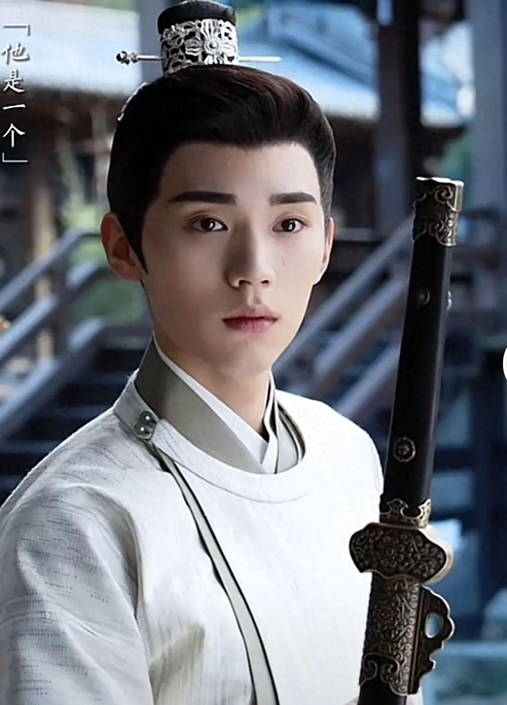 《灼灼风流》空降开播!忍了35岁景甜演少女,真忍不了45岁冯绍峰