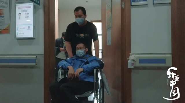 袁泉|击穿社畜的王炸神作纪录片，凭什么？