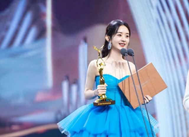 事实证明，“自成一派”的赵丽颖，已走上了演员的另一条大道！