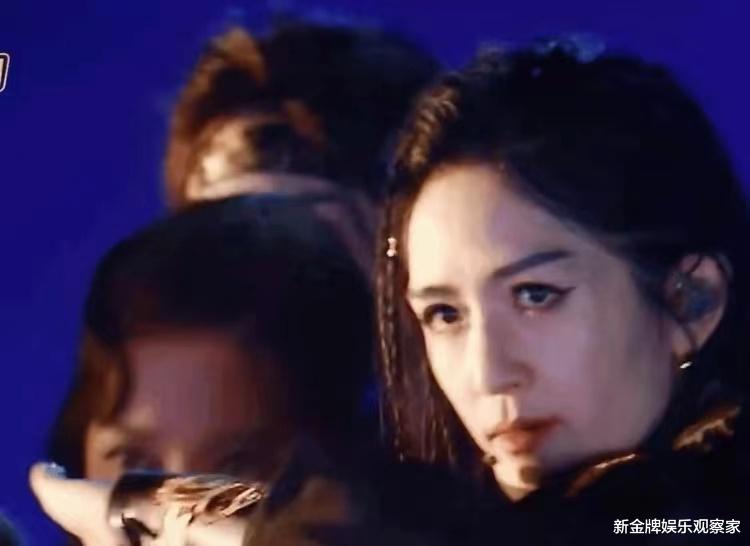 谢娜|谢娜组龙拳能赢不意外,快歌比花海讨巧,姐姐敲鼓成神来之笔