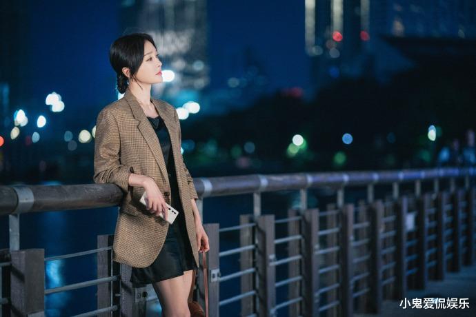 收手吧秦岚,没完没了的“秀身材”,再性感观众也会腻