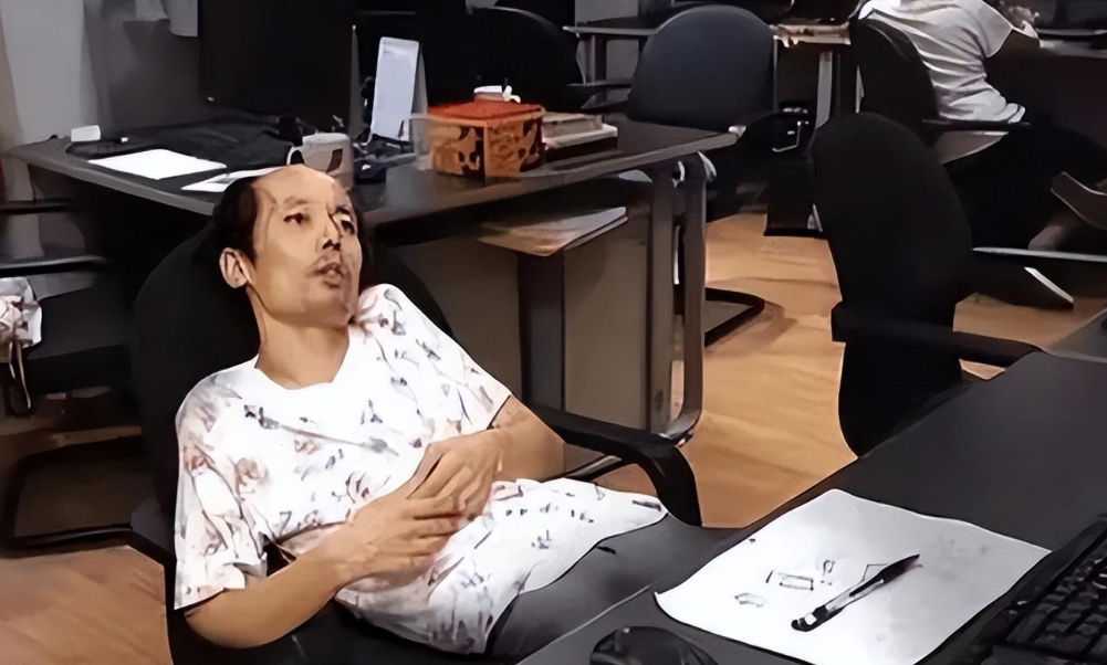 求职|谁好人天天上班啊?毕业生晒工作前后颜值对比,亲妈来了都认不出