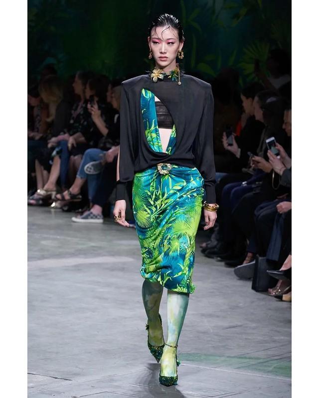 高马尾 韩国超模崔素拉登西班牙《VOGUE》封面，单人单抗！