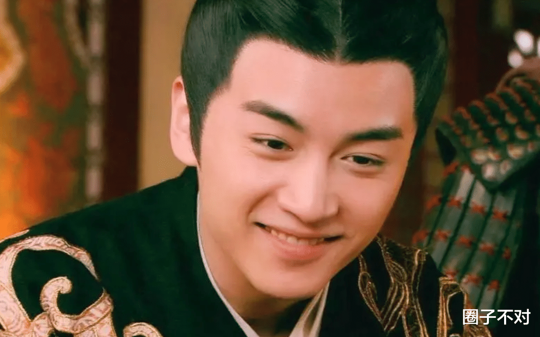 身材“配不上”脸的7位男星，看脸俊朗帅气，身材却是一言难尽