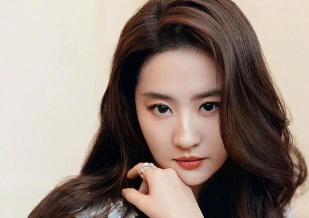 刘亦菲官宣成为美团外卖代言人!以后三餐四季都有刘亦菲陪伴