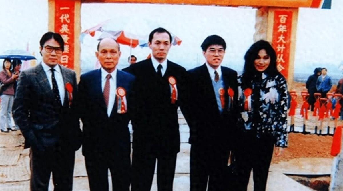 这一次,“独宠”郭晶晶二女儿的霍震霆,让所有人都刮目相看了!