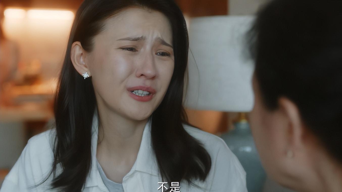 表情狰狞，眼泪硬挤！37岁热依扎出手，带来教科书式“崩溃哭戏”