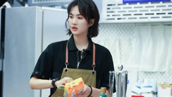 表面是艺人，实际上家世显赫的7位女星，个个根正苗红没人敢惹