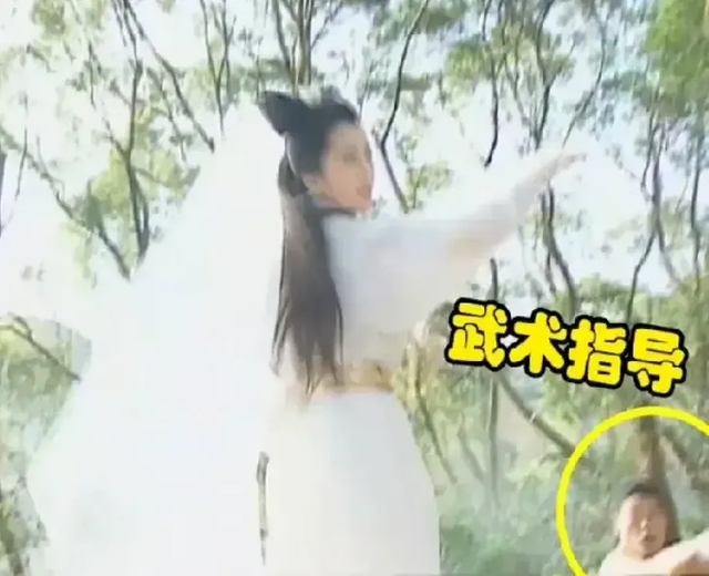 《新白娘子传奇》中的穿帮镜头,简直太搞笑,看这么多年都没发现