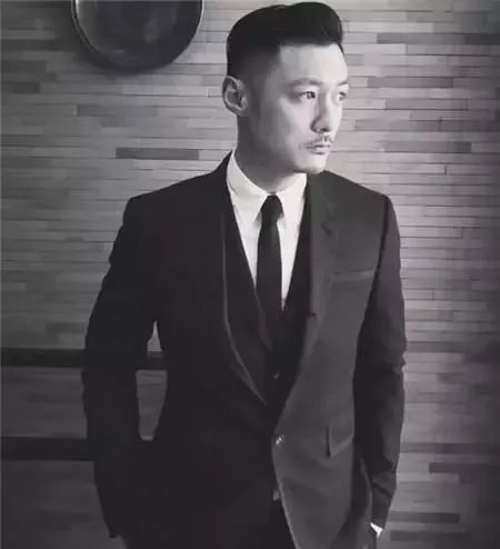 发型 男人“自以为很帅”的3种发型，却让女生很反感，油腻又显老气