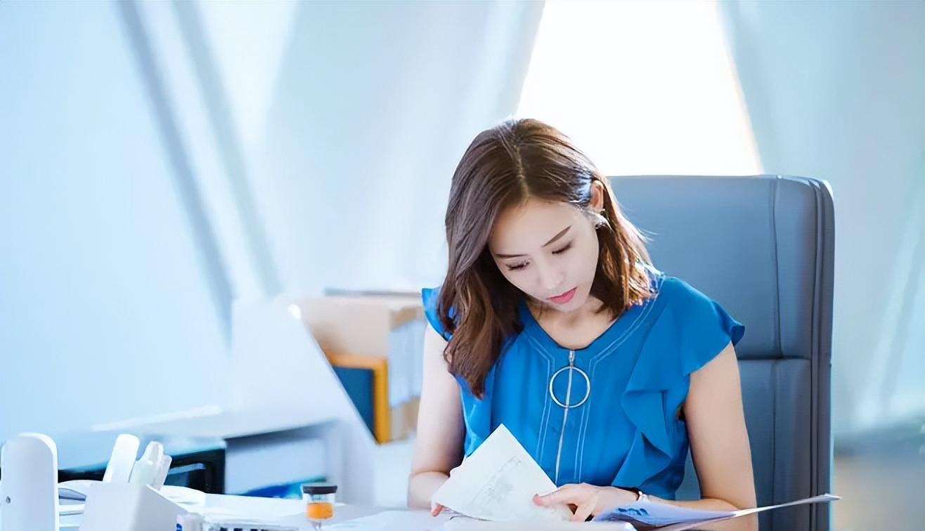 |职场新人“小心机”，懂得利用4个行为细节，夸大自己的能力