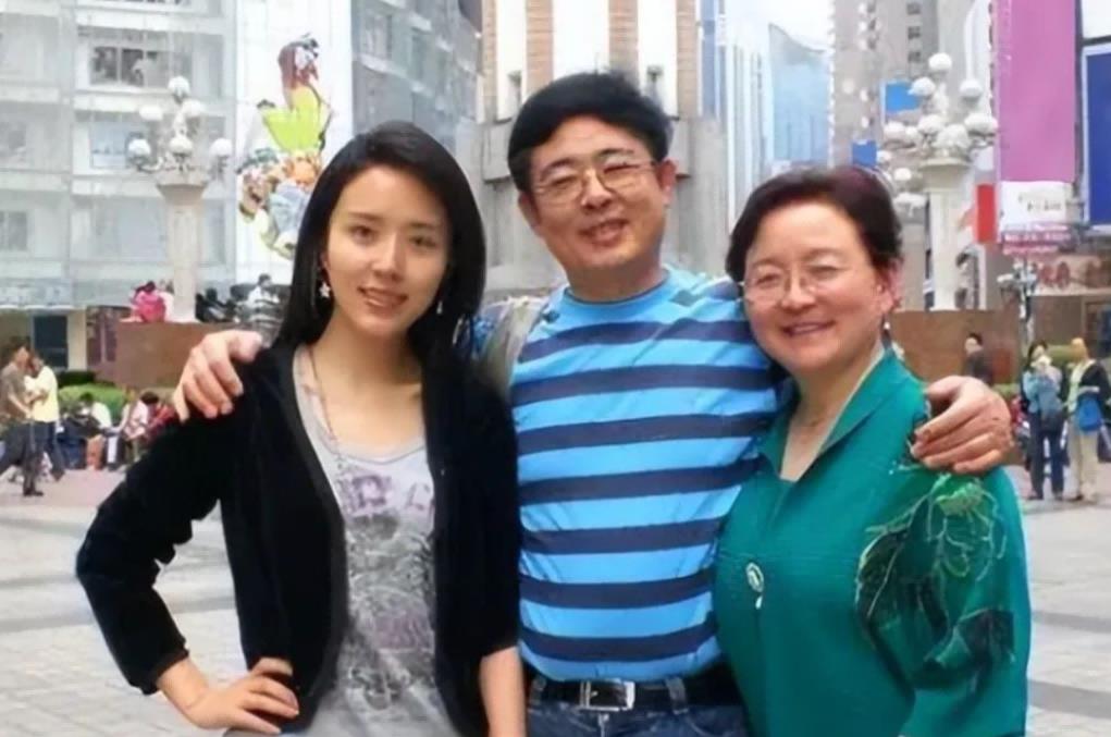 演员颜丹晨:我这辈子最幸福的事情,就是嫁给了小4岁的丈夫