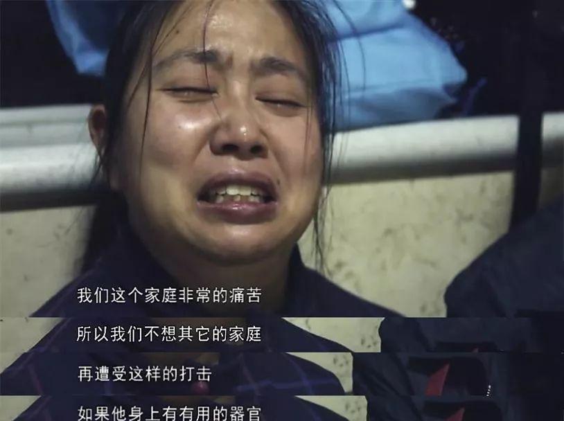 女孩|9.1分纪录片,采访50多国女人惨状,揭开数亿女性最真实的处境