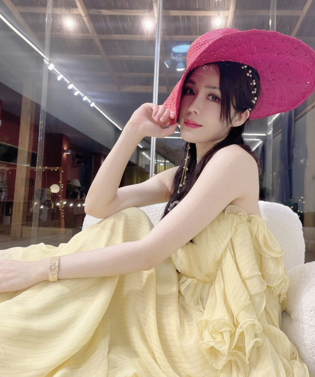 汤晶媚|被资本捧了十几年,一朝翻车