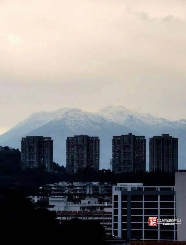 |刷屏！福州人在市区能看到雪山！ 网友：雪景房