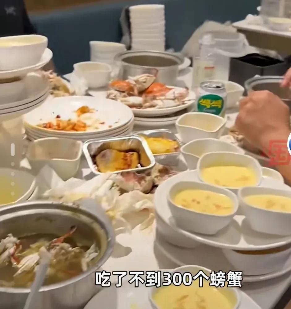水果|7人给自助餐老板上了一课：约300只螃蟹80多碗杨枝甘露40多盒榴莲
