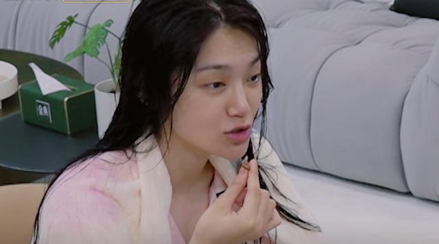 |贾静雯全素颜曝光，朱珠有小肚子，曾可妮更是治好了普女容貌焦虑