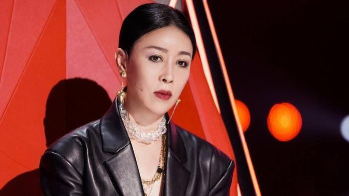 那英|好声音风波持续升级！导师那英突然传出两个坏消息，真让人捏把汗