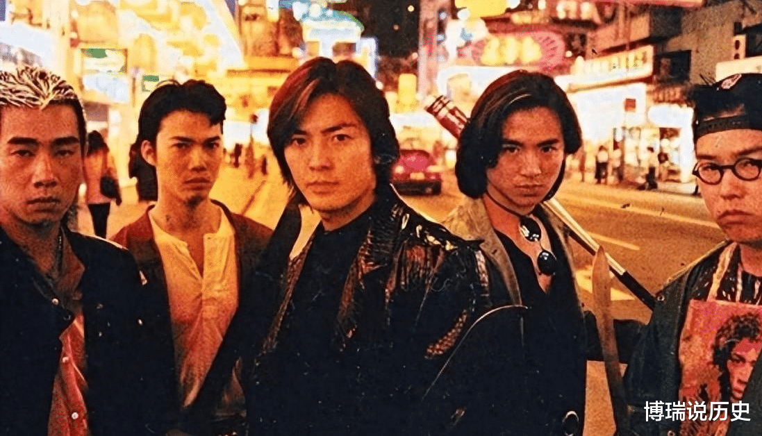 56岁郑伊健近照曝光，和陈小春聚餐变化大，疑似定居日本生活拮据