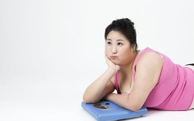 运动|这5种行为是女性发胖的“加速剂”，若能避开，减肥或许没那么难