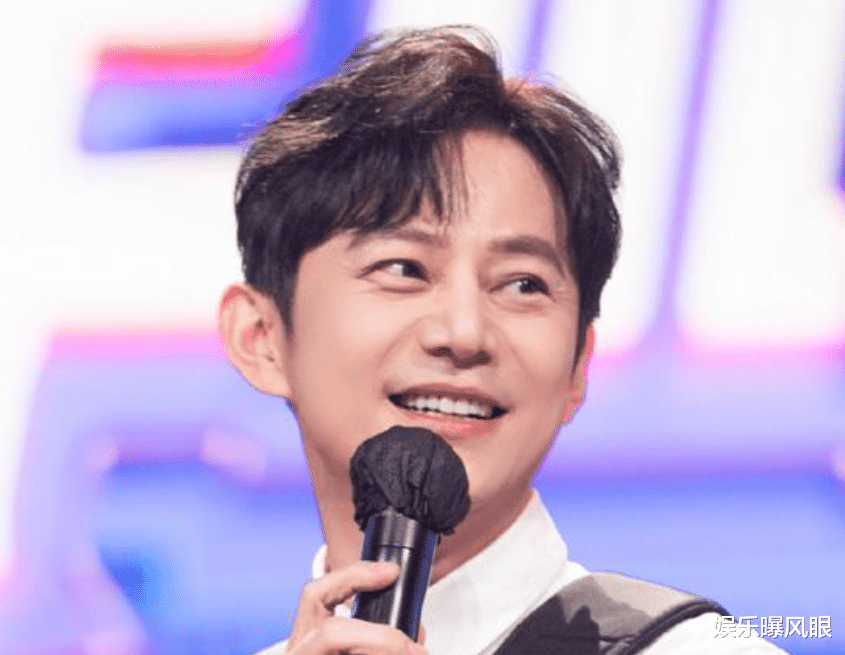 何炅欠薪15W风波升级!保姆晒聊天记录,何炅语气冷漠让其加班