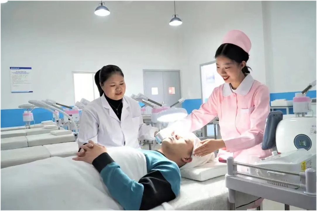 适合女生学的医学类专业,工作没有那么辛苦,薪资待遇却很不错