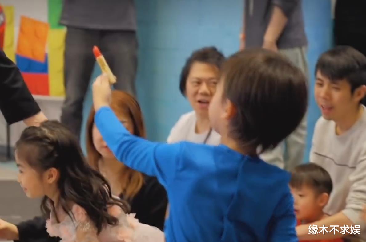 张柏芝为小儿子庆生,5岁张礼承首曝正面照,颜值超高不输俩哥哥