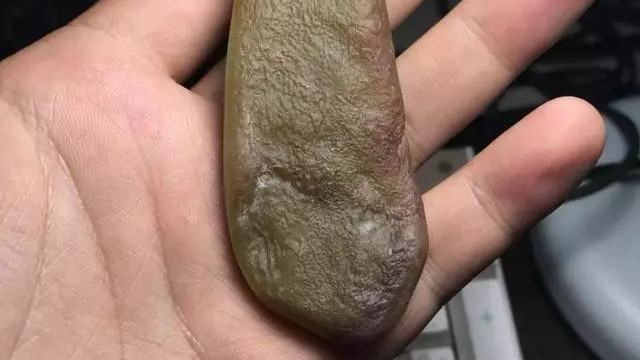 雕刻|分享大马坎半山半水翡翠原石，大势至菩萨雕刻过程