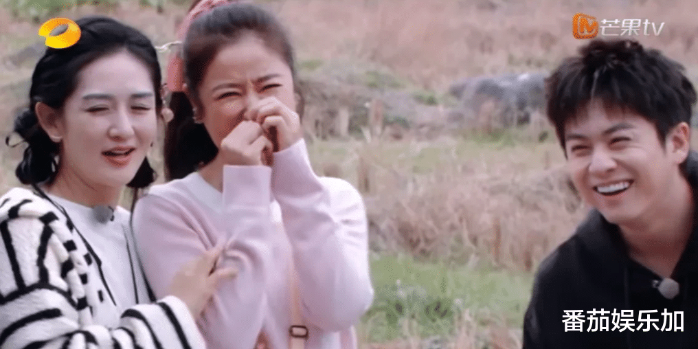 知名演员林心如路边买水果,50岁阿姨“言语中伤”,评论区笑翻了