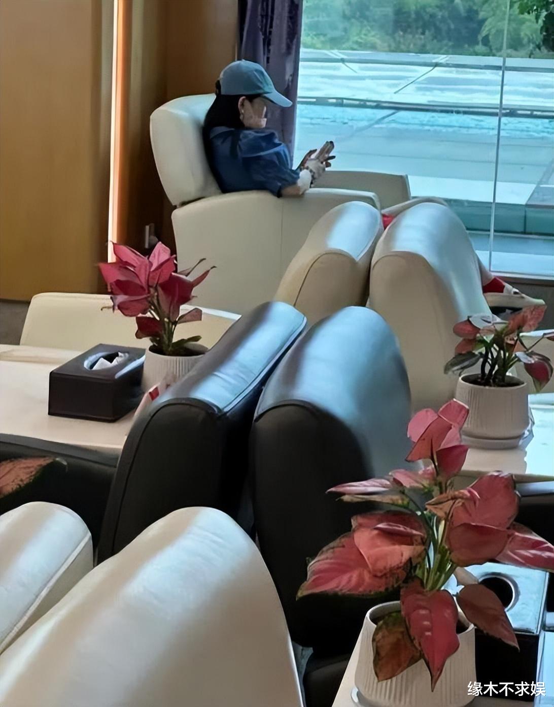 吴倩张雨剑离婚后首合体！带女儿游迪士尼，4岁女儿漂亮又灵气！