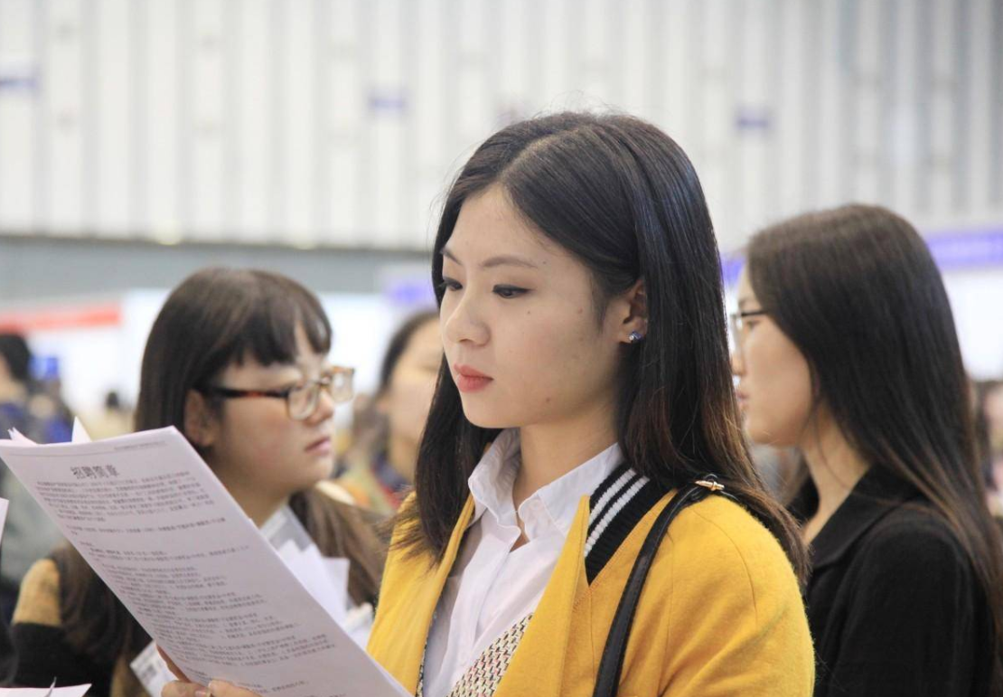 外套|误会大了,北京某部门公务员招聘引热议,十进二pass掉8名女生