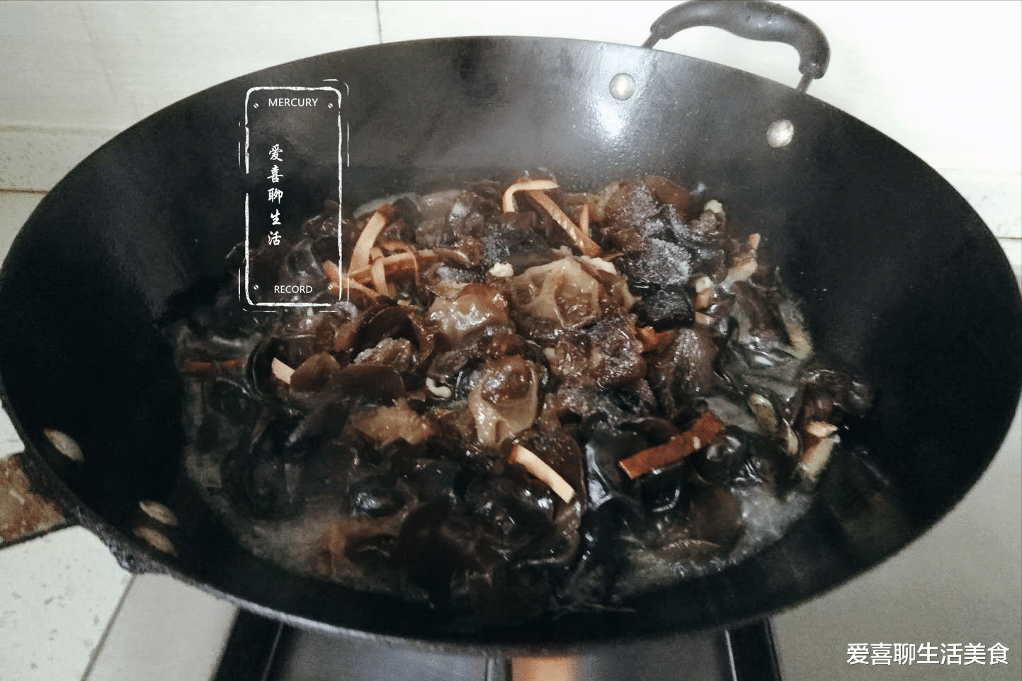 |这菜一年四季有,搭配它们一起炒,口感丰富味道鲜美,比吃大鱼大肉强