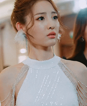 7天狂赚一个亿！被封杀，被下架，也挡不住观众连夜排队送钱…