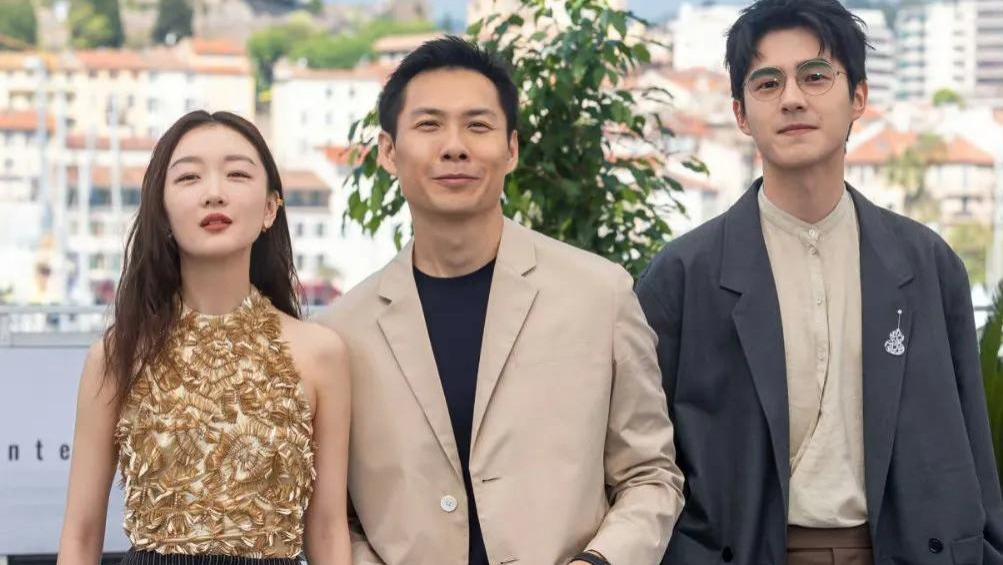 燃冬|戛纳闭幕式：范美人众星捧月，《燃冬》《河边的错误》无缘奖项