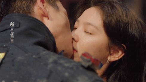 吻戏|炸裂程度满分!陈伟霆和章若楠的火场吻戏引发观众热议