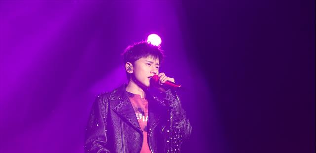 演唱会|二连体育场秒售罄，张杰演唱会一票难求，李荣浩却已经开始打折了