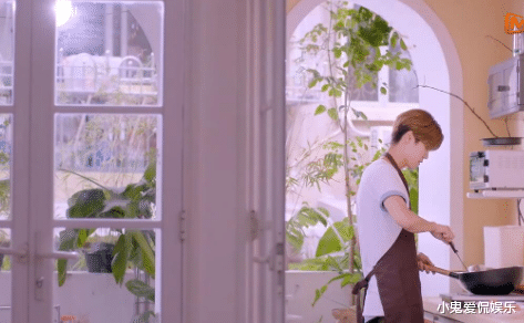 导演们学学王宝强怎么拍穷人吧,别再住着别墅硬说穷,简直离大谱