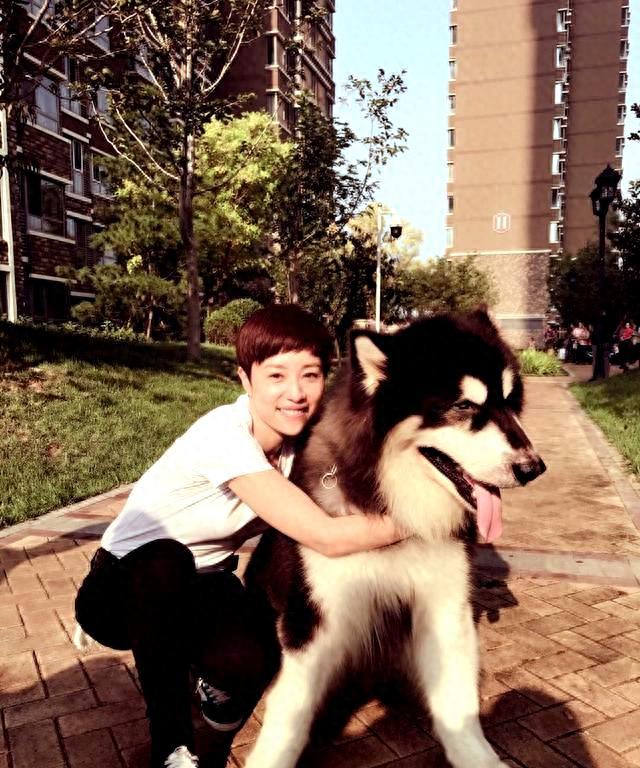 演员张龄心：不结婚不生子，老了就去养老院，如今她打了自己的脸