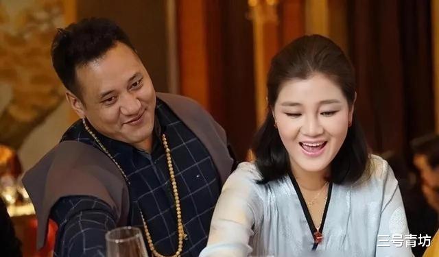 歌手降央卓玛：因丈夫高颜值疯狂倒追，婚后生3胎，现在生活咋样