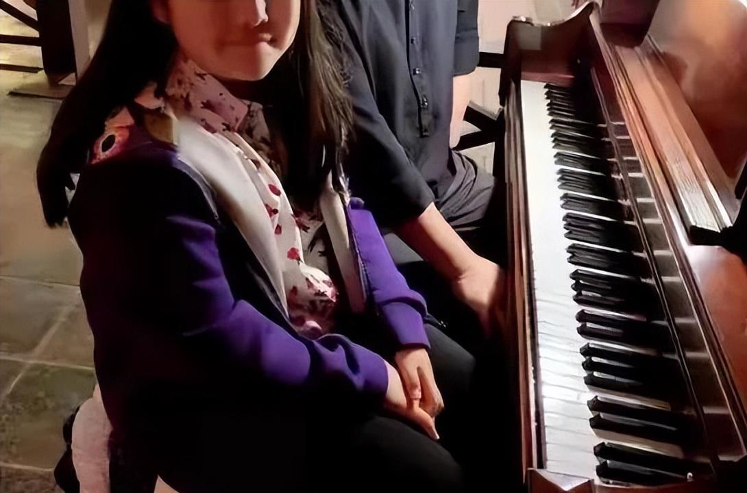 据传李湘身家已达五千亿?女儿保费直接十亿,不要太离谱!