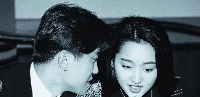 赖文峰现状曝光!娶小23岁娇妻,眉眼像极旧爱杨钰莹,儿子已6岁