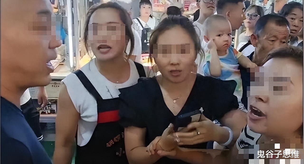 摆摊|人均上百的海底捞,为什么非要去夜市摆摊,摆摊真那么赚钱吗?